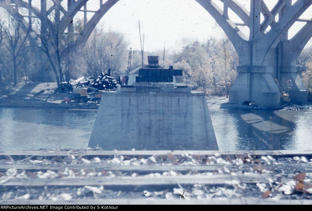 Milwaukee Road mendota main line abandoned by early 1960s.